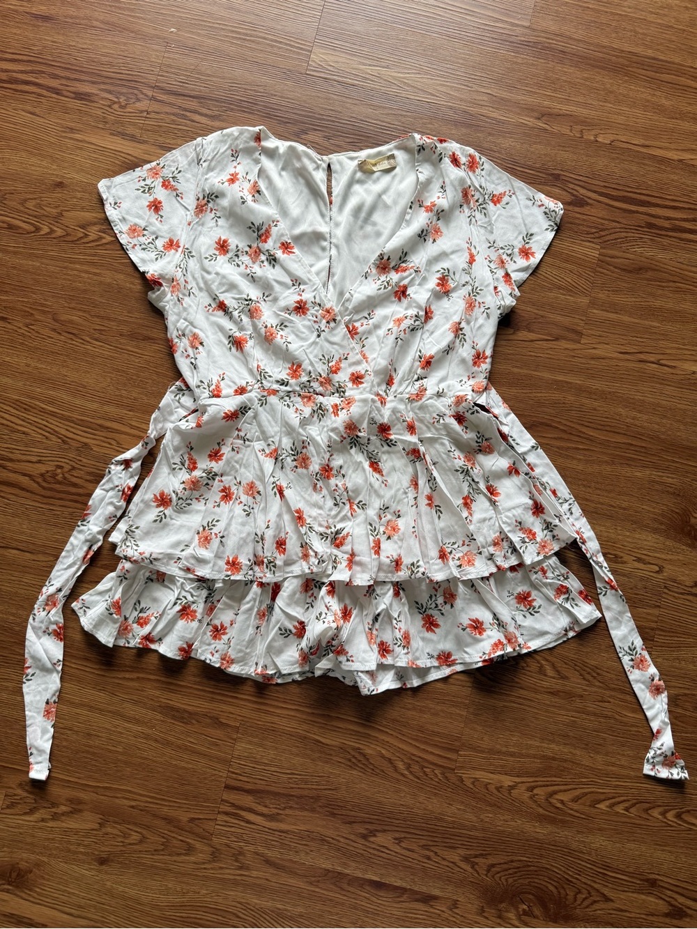 Altar'd State White and Coral Floral Ruffled Romper Womens L